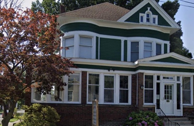 5 Star Victorian Mansion Downtown Erie