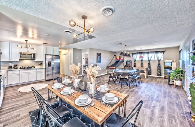 5 Stars Family Villa Game room! BIG backyard!