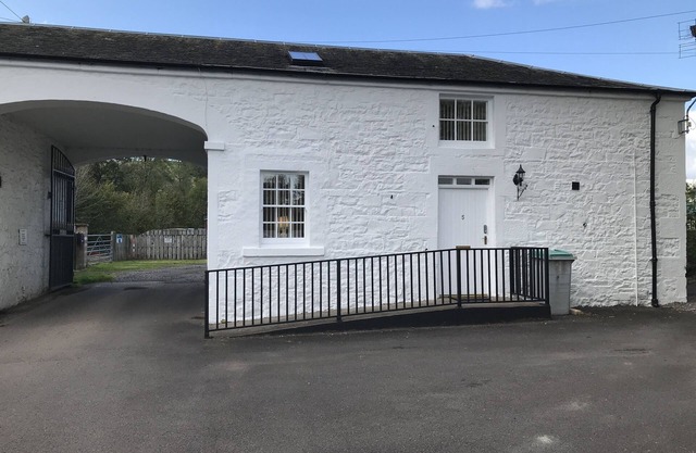 COTTAGE LAITIER, 5. TELFORD MEWS, BEATTOCK, MOFFAT