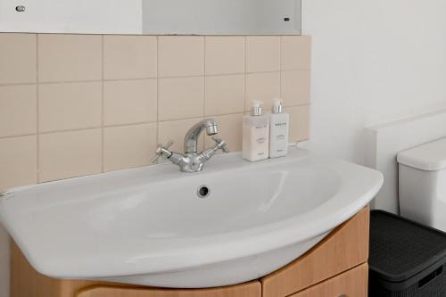 503-607 The Piazza on Church Square