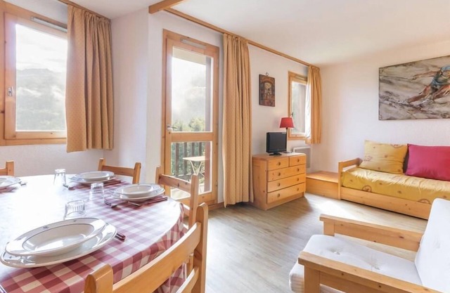 150m du centre station, 1er étage, balcon, télévision, casier à ski, 33m², Montchavin La Plagne