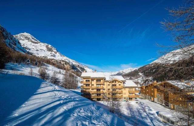 A 50m de las pistas de esquí, 4.o piso, vista valle, fitness, piscina, sauna, hammam, balcón, tv