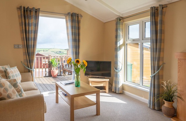 51 Meadow View Lodge - 2 Bed-Sleeps 4-TJS51MV