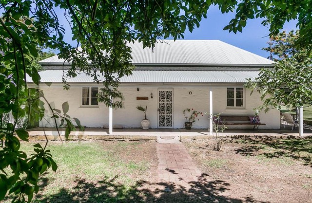 51 Wattle Flat Road
