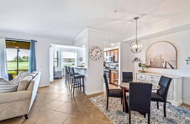 512 Bonita National Condo