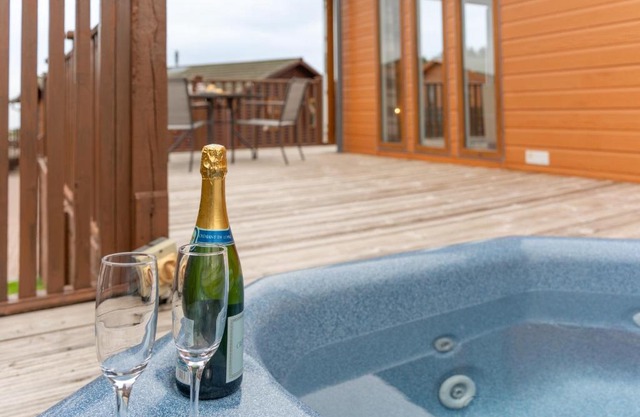 52 Meadow View with Hot Tub available as an additional add on