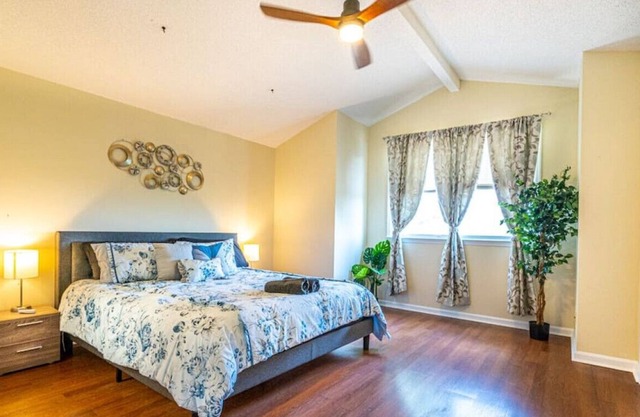〚Treehouse Cottage〛- Storybook 3 Bedroom Home!