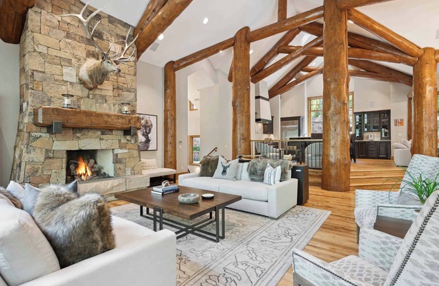 536 Elkhorn - 5 Bedroom Residence