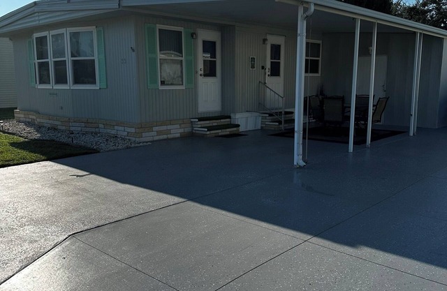 55+ Rental in Friendly Senior Park Community, with Amenities!