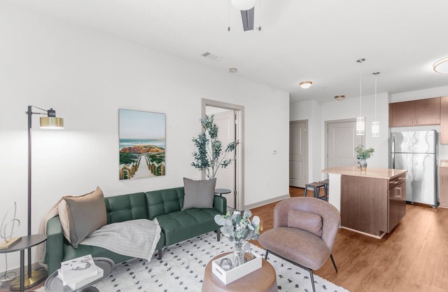 567 Fully Furnished 2BR Apt w/ POOL+GYM+WiFi+Parking