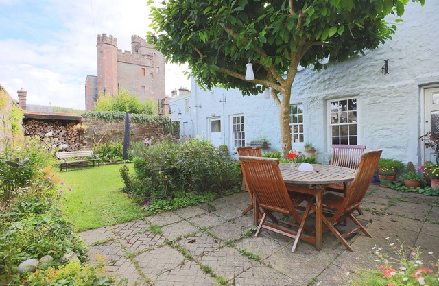 57 High Street - a house that sleeps 5 guests in 2 bedrooms