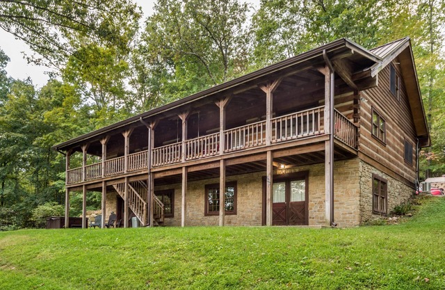 Oak Ridge Vacation Cabin