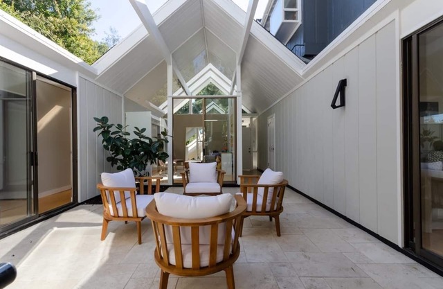 NOUVELLE LISTE! 5BR / 3BA au coeur de Palo Alto - à distance de marche du centre-ville