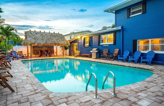 Big Beach House Close to Beach & Fun with Heated Pool, Hot Tub & Tiki Bar!