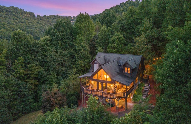 5BR Cabin w/ Hot Tub, Mountain Views, & Game Room