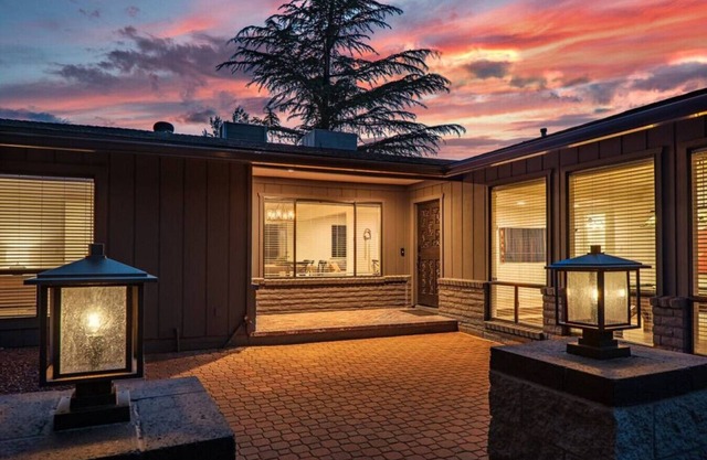 5BR/Heated Pool/Hot Tub/Fire Pit/View/Yoga/Pets OK