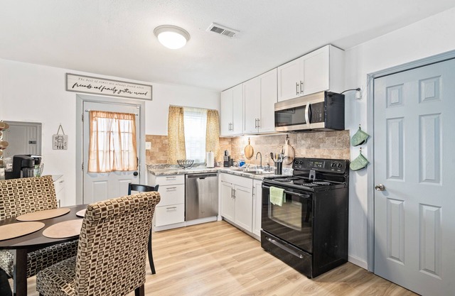 5BR Lovely Home in Mobile AL l Rare Find