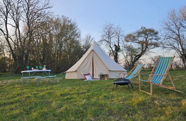 5m Bell Tents-Glamping in picturesque 6 acre feld tucked away in the countryside