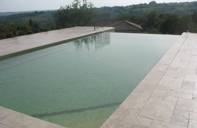 5mn de FIGEAC 2 maisons de caractère 12 couchages avec piscine et CLIMATISATION