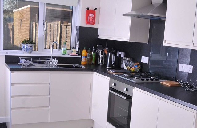 5 ✳ Hospitalité garantie. Top of Class, Corby / Rutland, Maison entière.