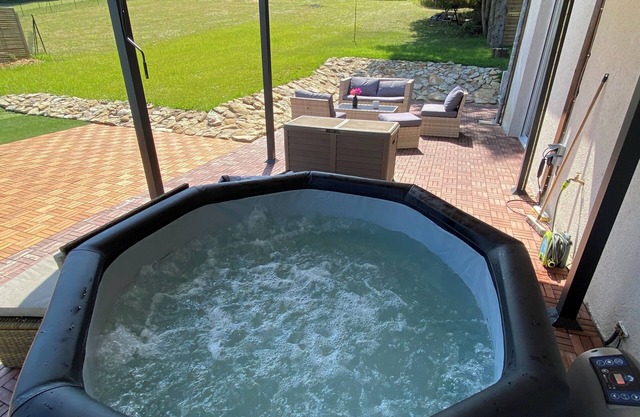 Gîte 6/8 personnes avec piscine et jacuzzi