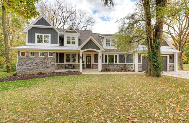 4 BED/4.5 BATH LUX CHIC FARMHOUSE WITH OUTDOOR FIREPIT