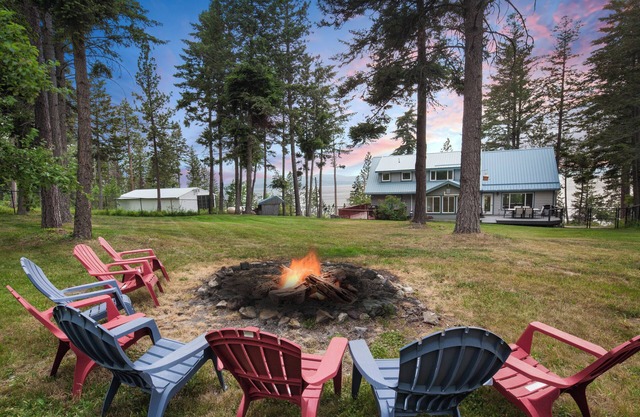 6-bed, 5-bath cabin with majestic view of Flathead Lake with AC - sleeps 20