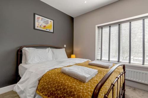 6 bed 6 bath house perfect for contractors