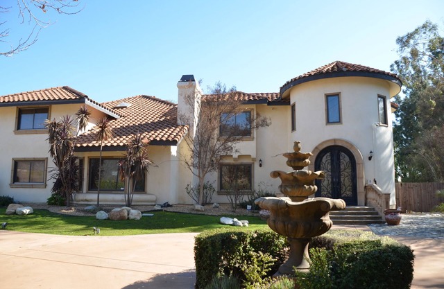 6 Bed 8 Bath estate in Claremont with fitness room, basketball, tennis