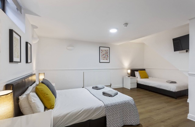 Famille-Douche-Adjoining Room - Basement
