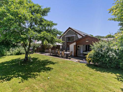 6 bed in Buckland Brewer 75553