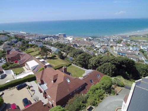 6 Bed in Westward Ho 47214