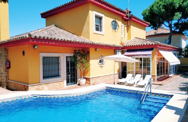 Villa de 6 chambres sur la plage du port avec wifi, piscine, barbecue