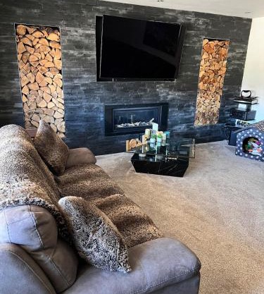6 Bedroom 4 bathroom House in Birmingham, Wolverhampton, Walsall, 14 guests or more, Contractors, Family & Groups