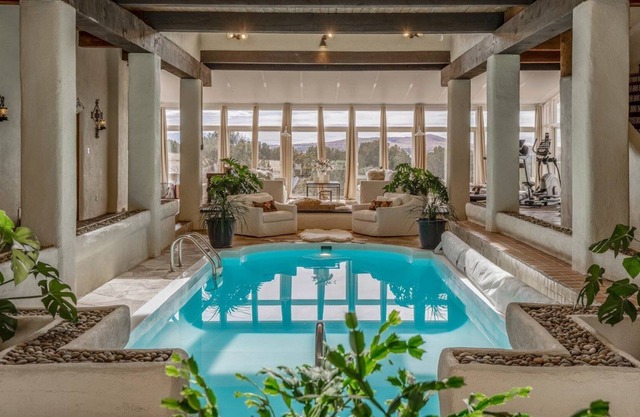 6 bedroom accommodation in Santa Fe