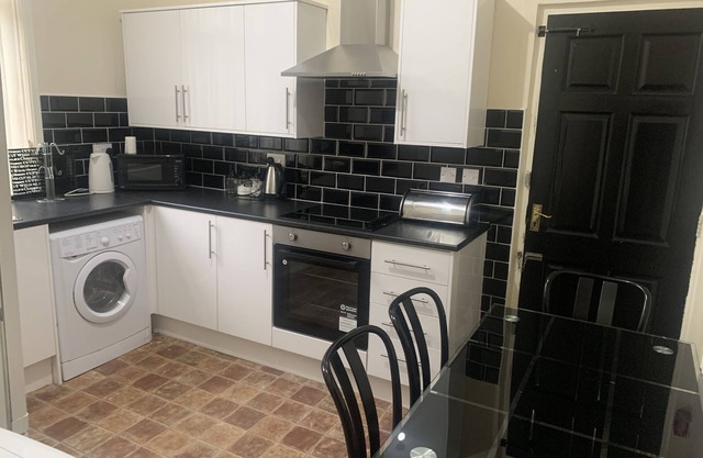 6 Bedroom Chorlton Townhouse