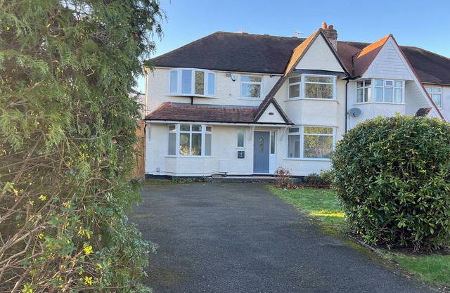 6 Bedroom Luxury Home in central Solihull