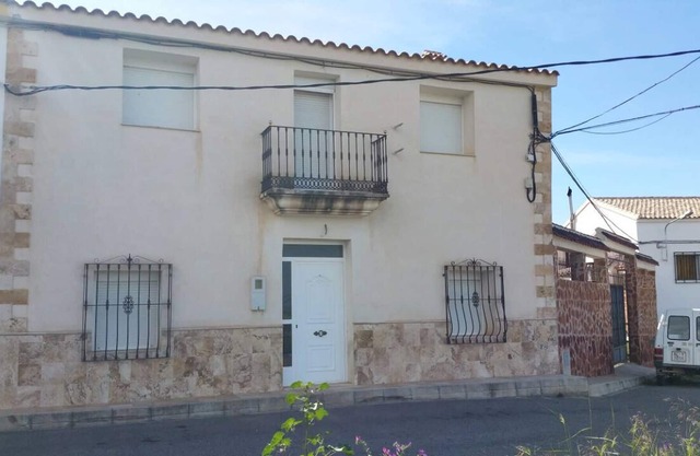 Maison rurale de 6 chambres.
