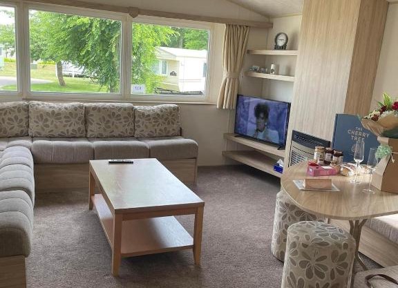 6 berth caravan Cherry tree holiday park Great yarmouth