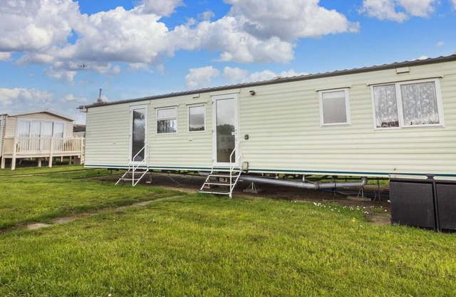 Caravane de 8 places à louer près de Clacton on Sea dans l'Essex ref 26246E