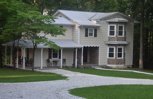 6 BR 3 Bath Ferme élégante