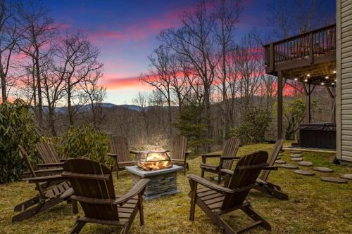 6 Br Sleeps 16 - Game Room - Hot Tub - Firepit