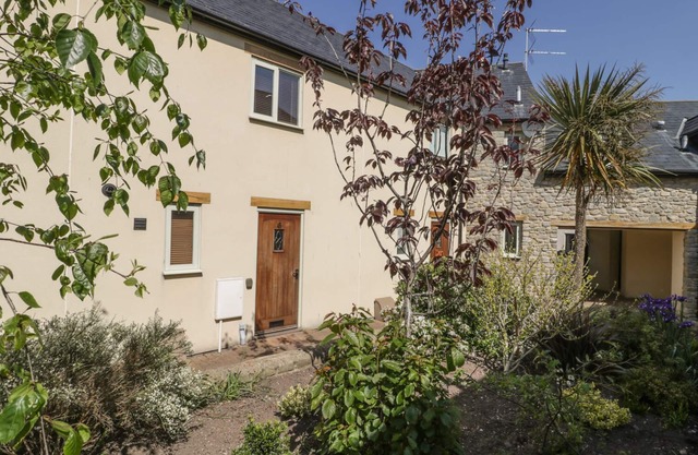 6 Malthouse Court, WATCHET