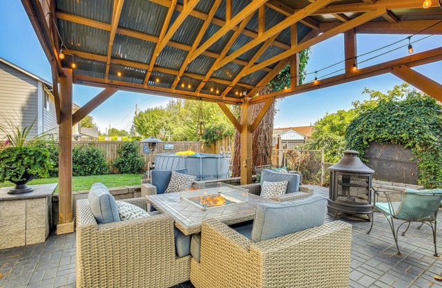 6 Mi to Autzen Stadium: Eugene Home w/ Gazebo