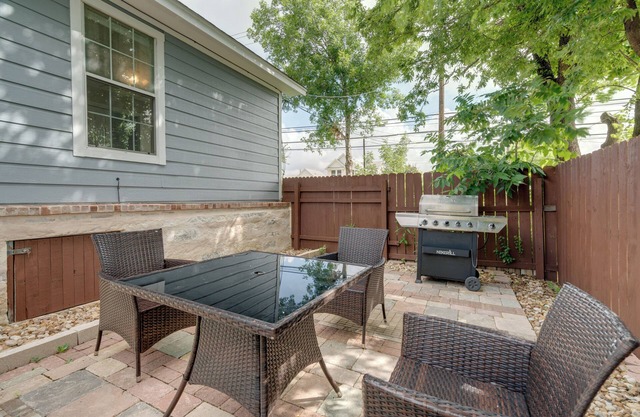 6 Mi to Dtwn: Austin Retreat w/ Patio & Grill