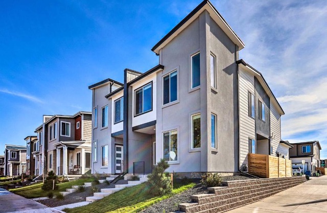 6 Mi to Dtwn Denver Townhome with Patio!