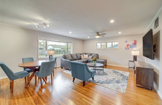6 Mi to Dtwn: Dog-Friendly Home w/ Yard in Tulsa