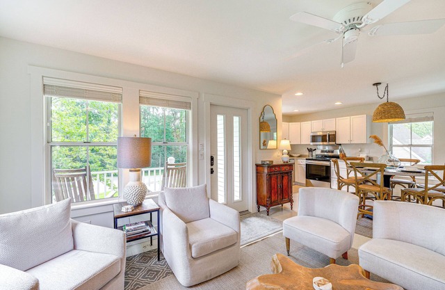 < 6 Mi to Nags Head: Manteo Beach House