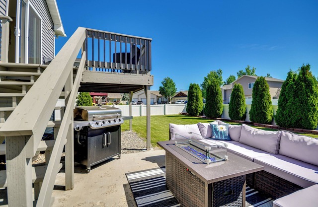 6 Mi to ZooMontana: Family Home w/Fenced Yard
