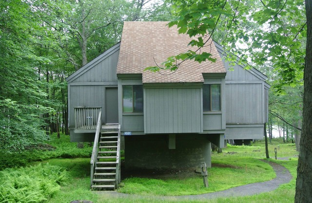 6 Person Villa in Mountain Resort with Lake and Pool